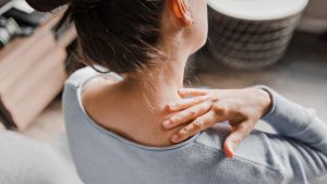 Người Cứng Có Tập Yoga Được Không?